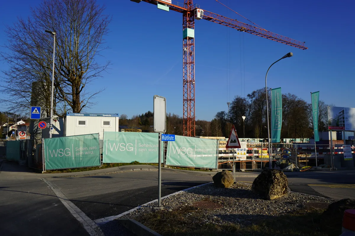 Baustelle mit Krahn